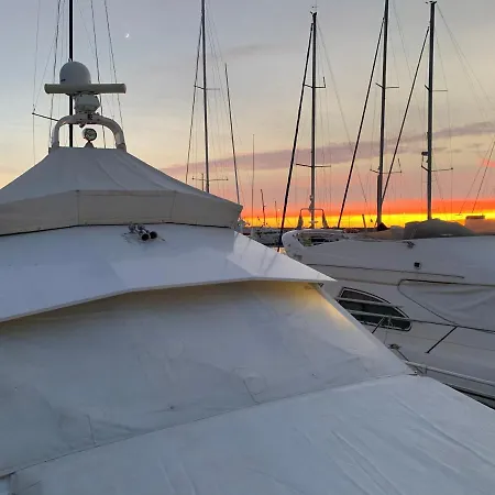 Botel Delphin 4 Odysea It *