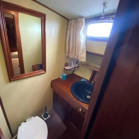 Botel Delphin 4 Odysea It