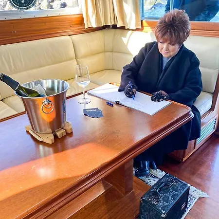 Botel Delphin 4 Odysea It