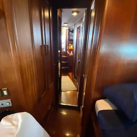 Botel Delphin 4 Odysea It Sanremo