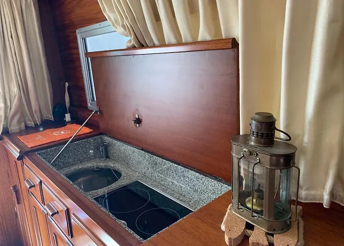 Botel Delphin 4 Odysea It