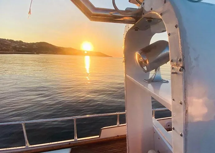 Delphin 4 Odysea It Botel *