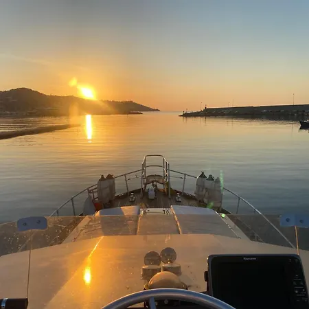 Bådhotel Delphin 4 Odysea It